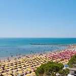 Apartament Modern Flat At Pineta With Terrace *