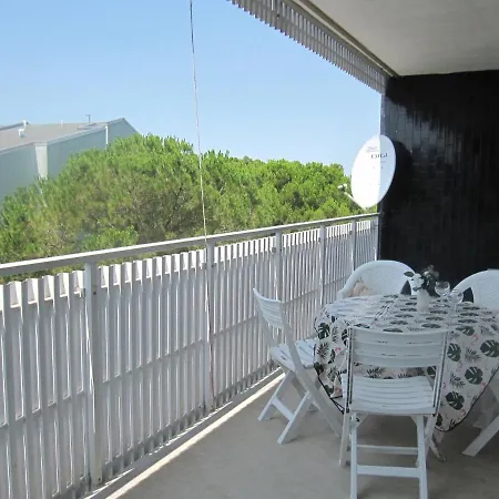 Modern Flat At Pineta With Terrace Διαμέρισμα *
