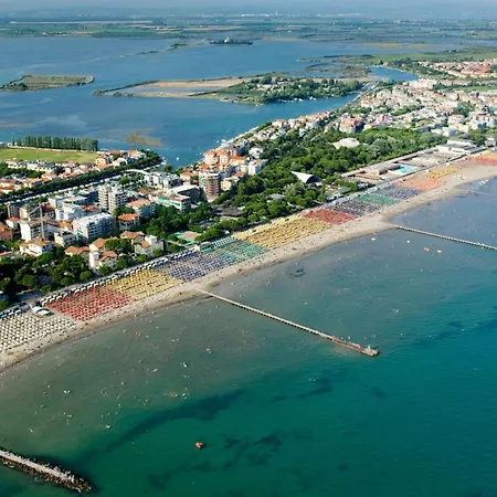 Refurbished Flat At Pineta With Large Terrace Apartment Grado
