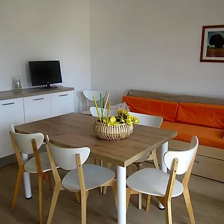 Modern Flat At Pineta With Terrace Διαμέρισμα *