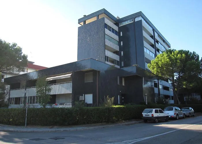 Modern Flat At Pineta With Terrace דירה גראדו